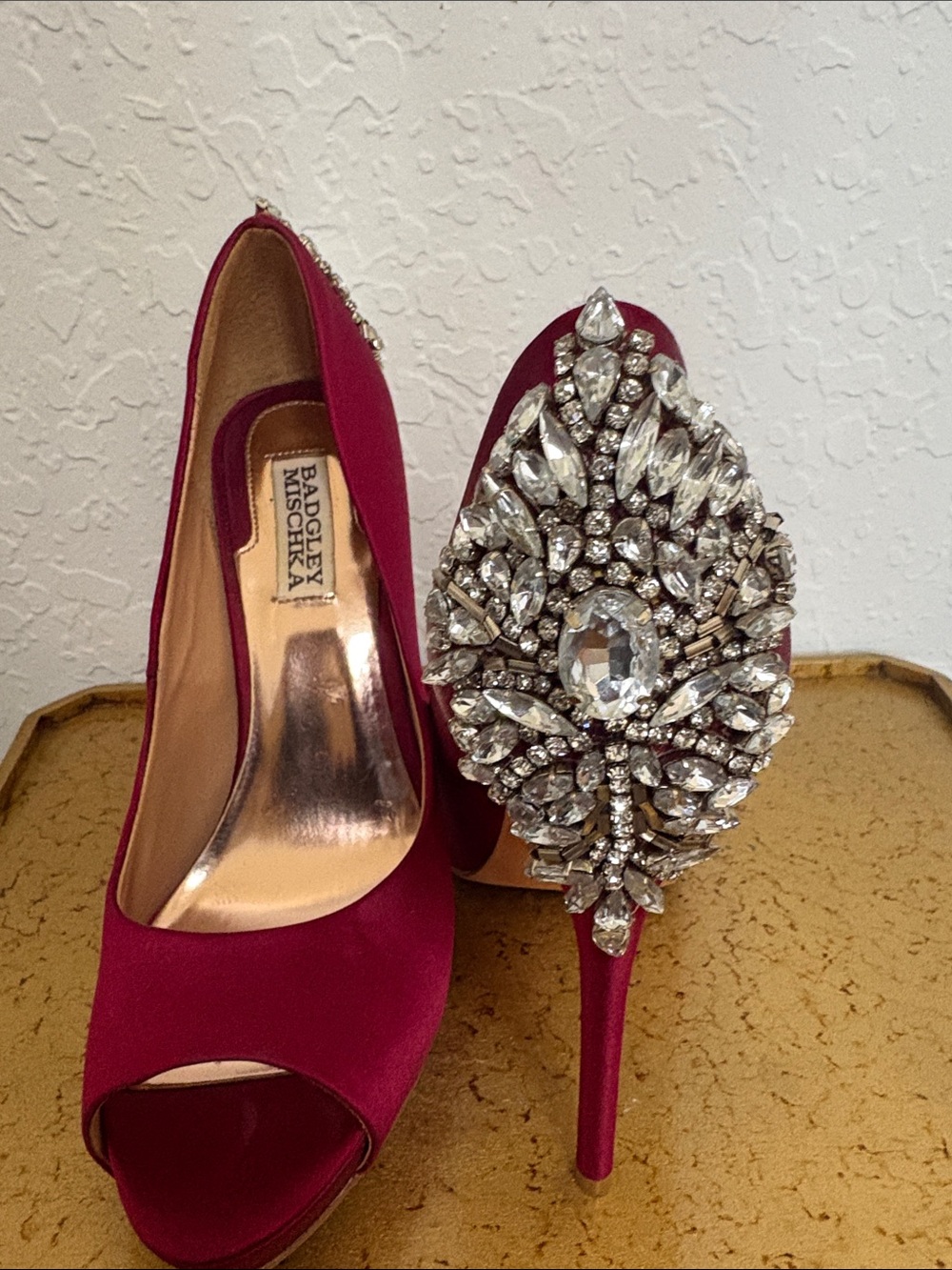 Badgley Mischka Designer Fuchsia Satin Jeweled Peep-Toe Pumps 4 inch heel - Picture 2 of 5